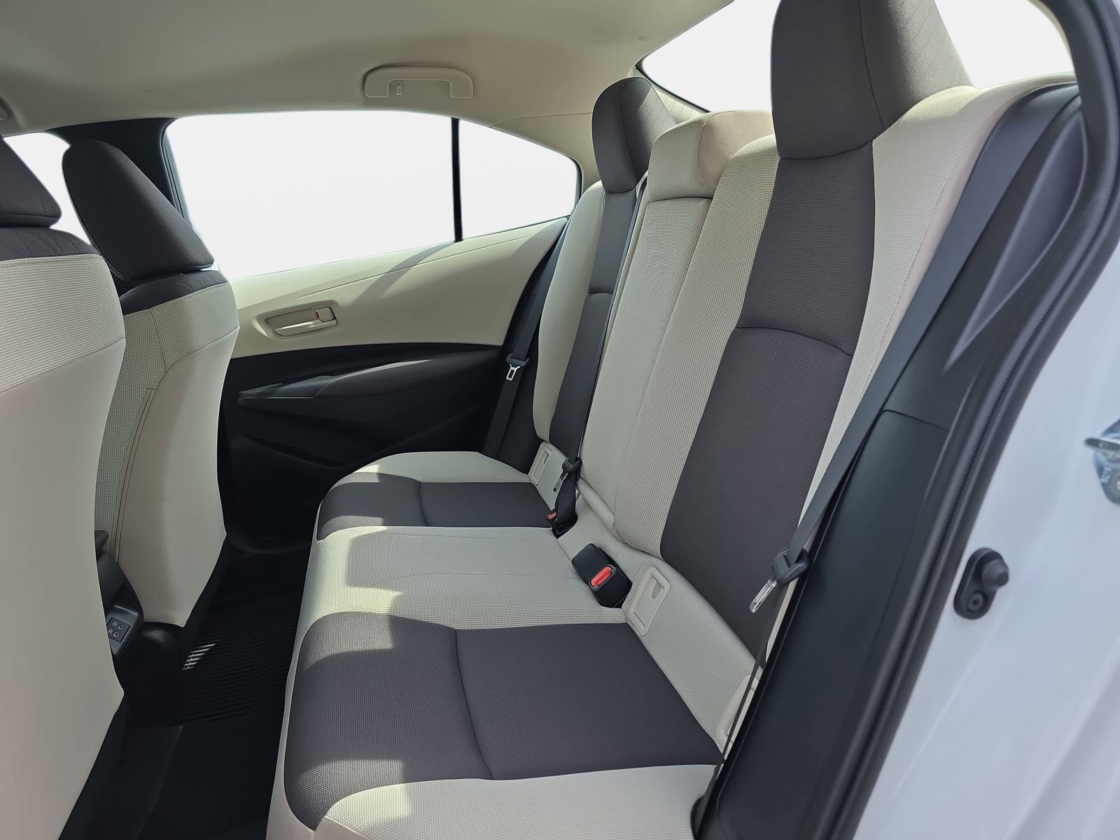 Used 2025 Toyota Corolla LE image 13