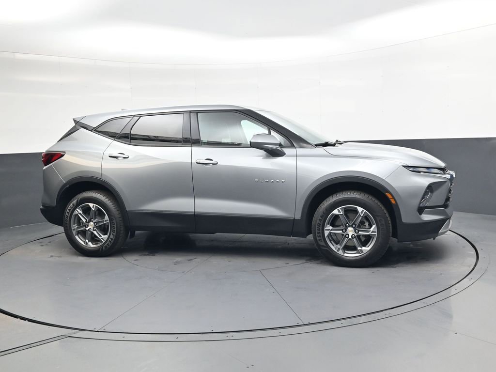 Used 2023 Chevrolet Blazer LT w/ Driver Confidence Package image 3