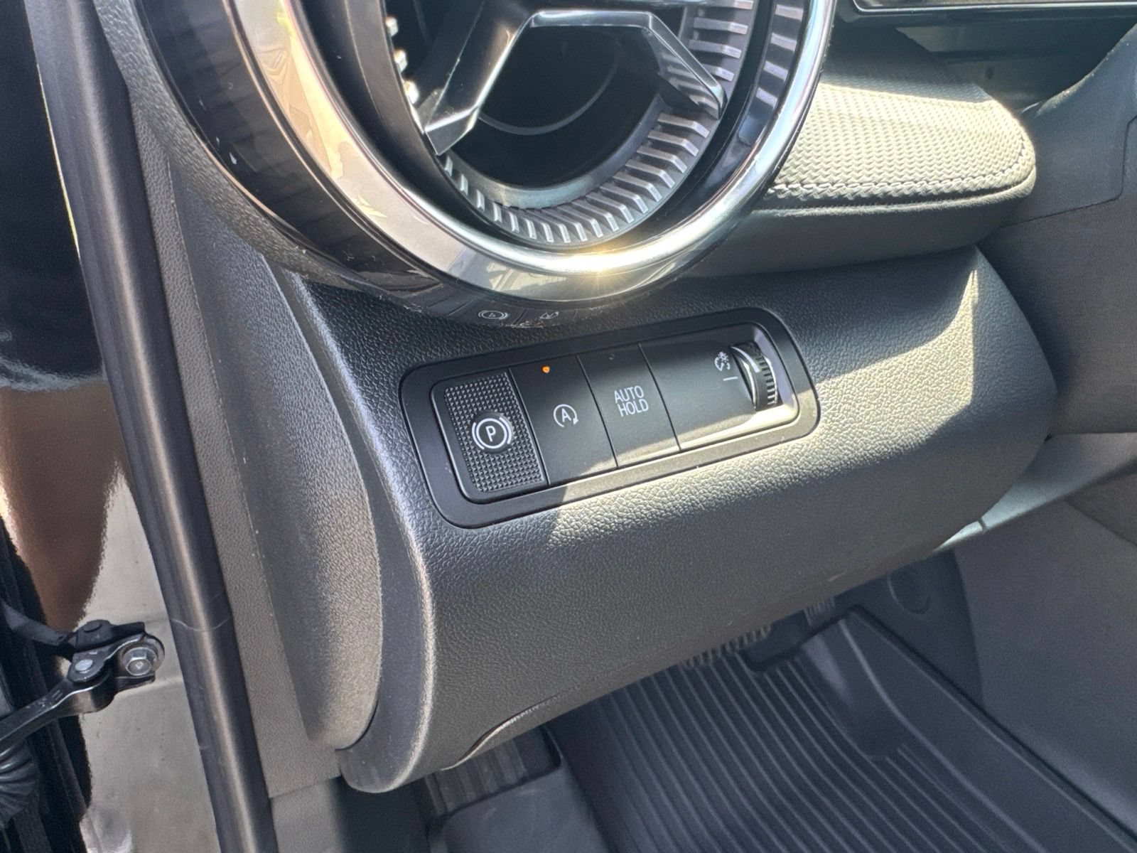 New 2027 Chevrolet Equinox LT w/ Convenience Package II FWD image 19