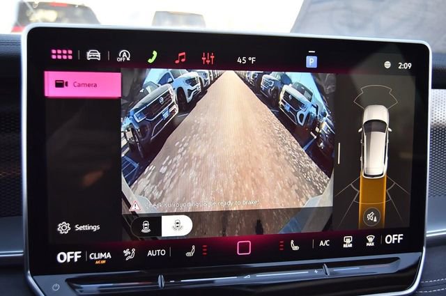 New 2026 Volkswagen Tiguan SE image 14