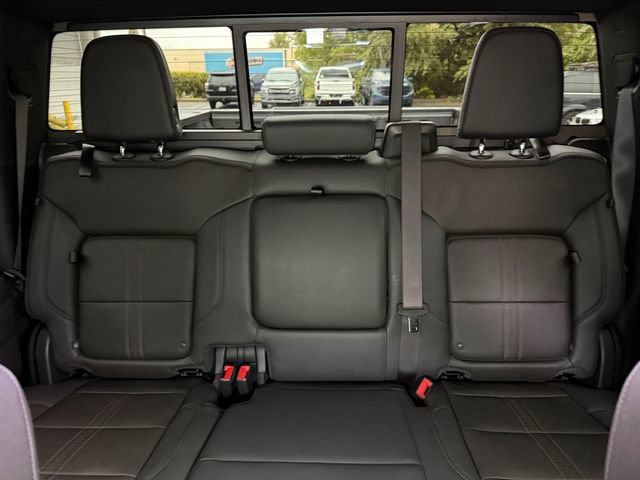 Used 2024 Chevrolet Silverado 1500 High Country w/ High Country Premium Package AWD/4WD image 13