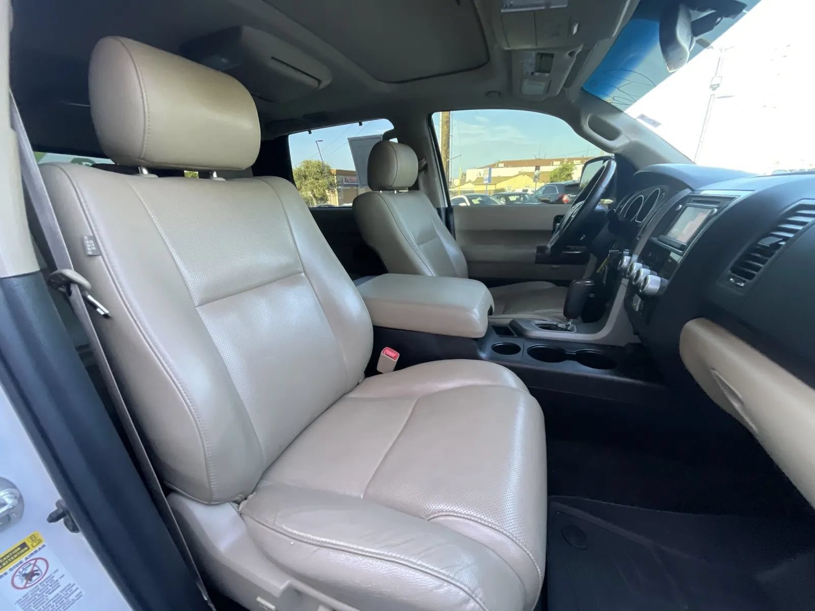 Used 2017 Toyota Sequoia Platinum RWD image 13
