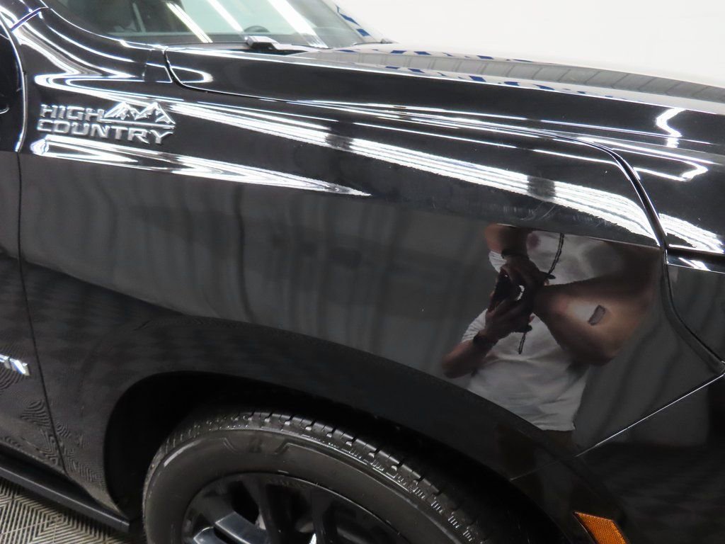 Used 2025 Chevrolet Suburban High Country AWD/4WD image 37