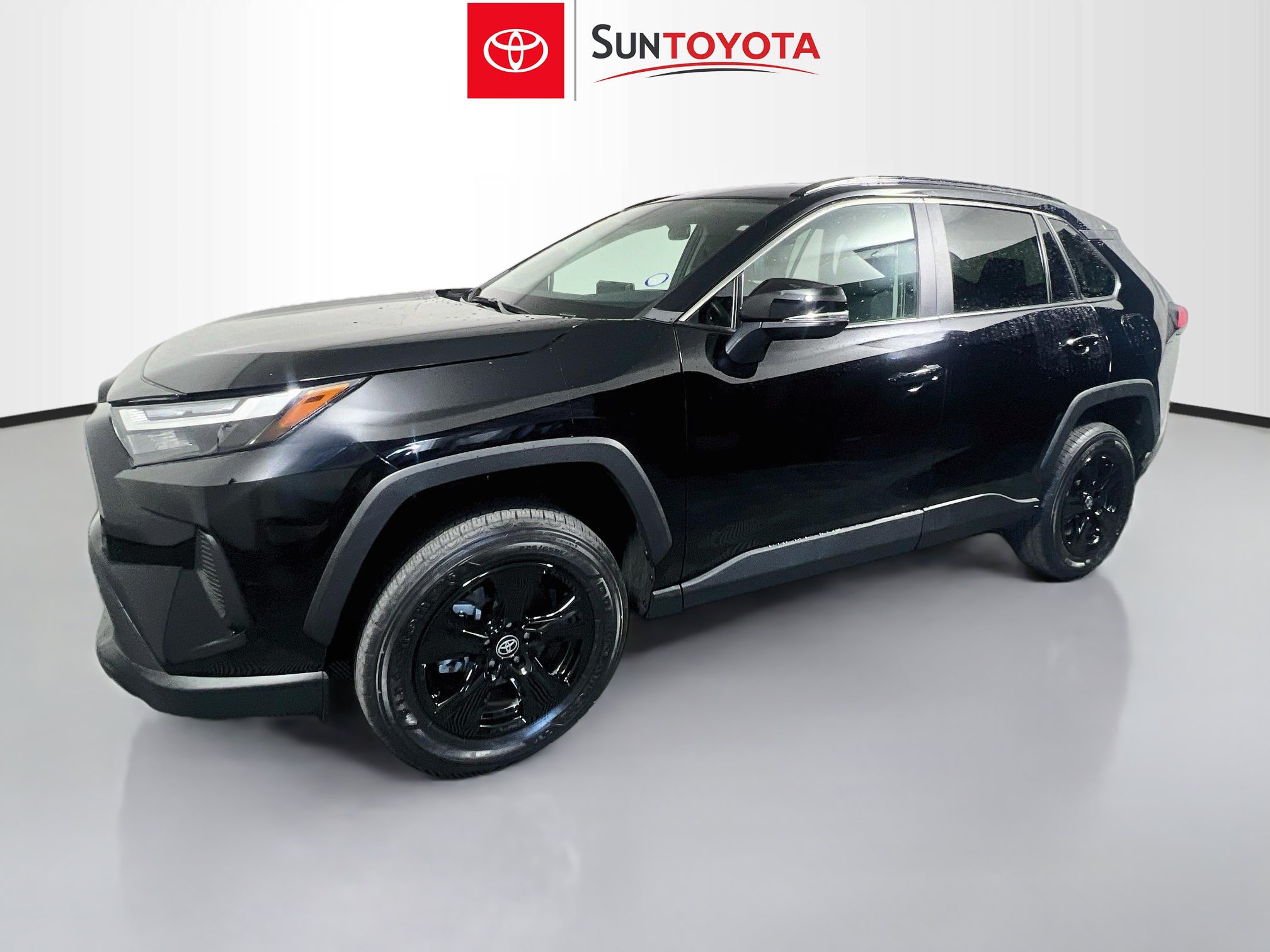 Used 2025 Toyota RAV4 XLE AWD/4WD image 9