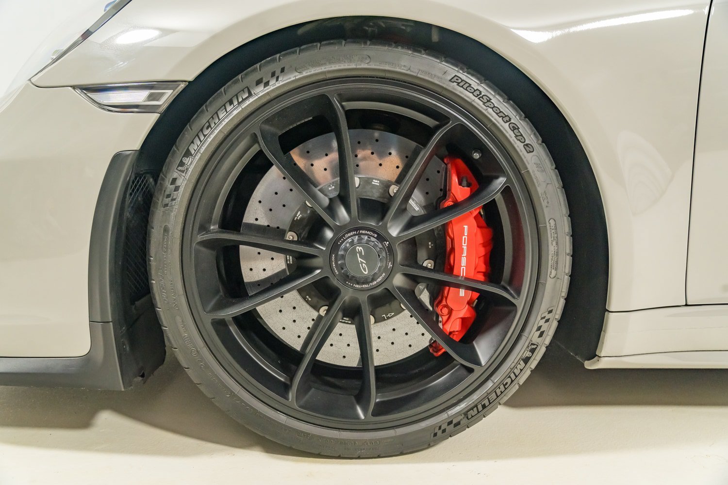 Used 2018 Porsche 911 GT3 RWD image 12