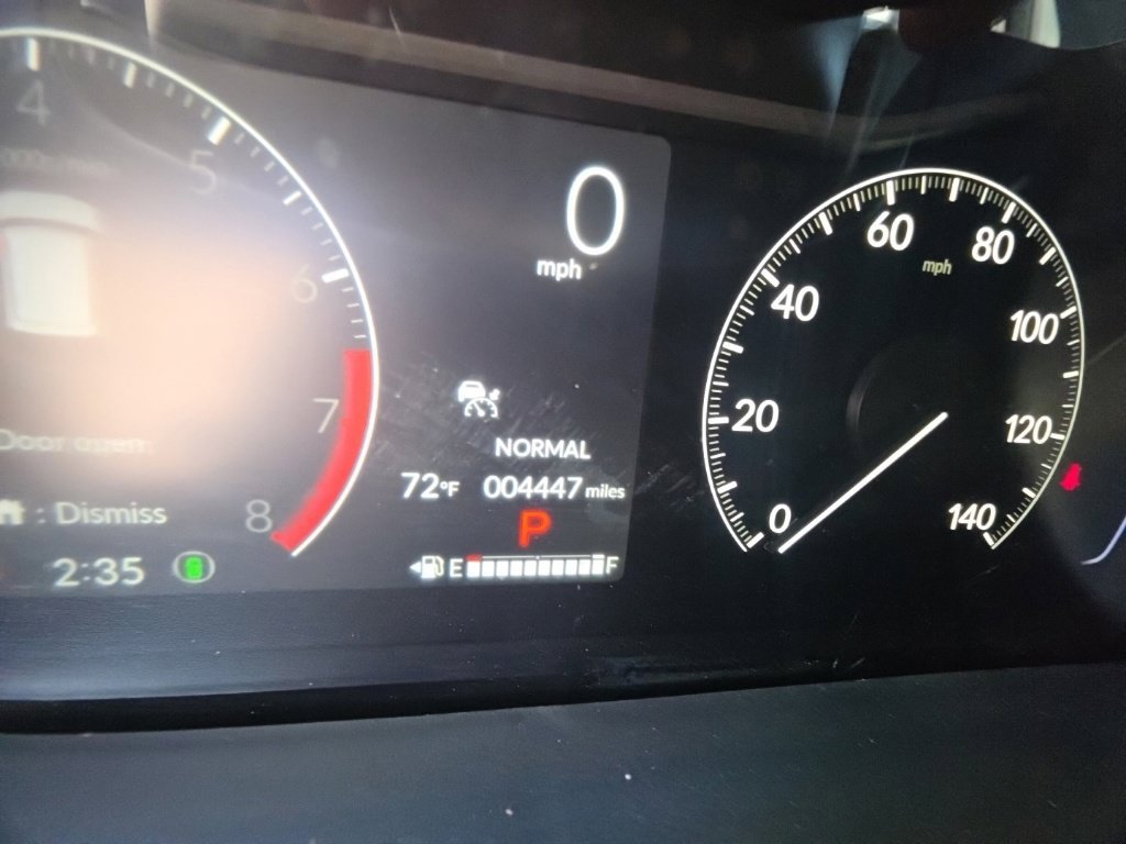 Used 2025 Honda Pilot Touring image 17