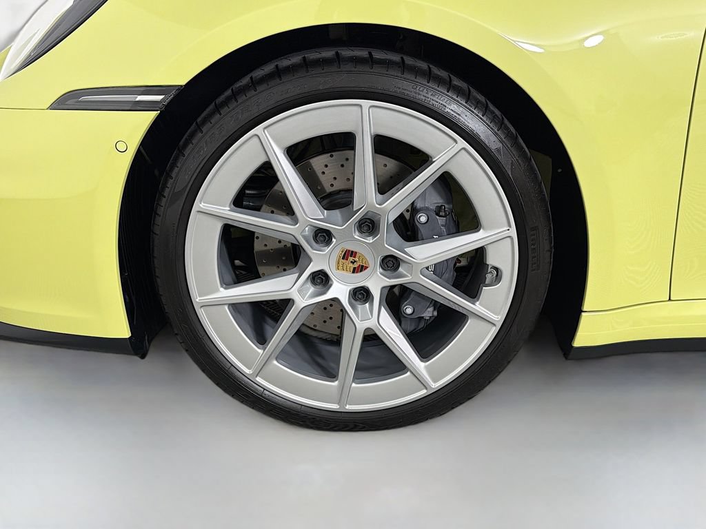 Used 2025 Porsche 911 Carrera image 29