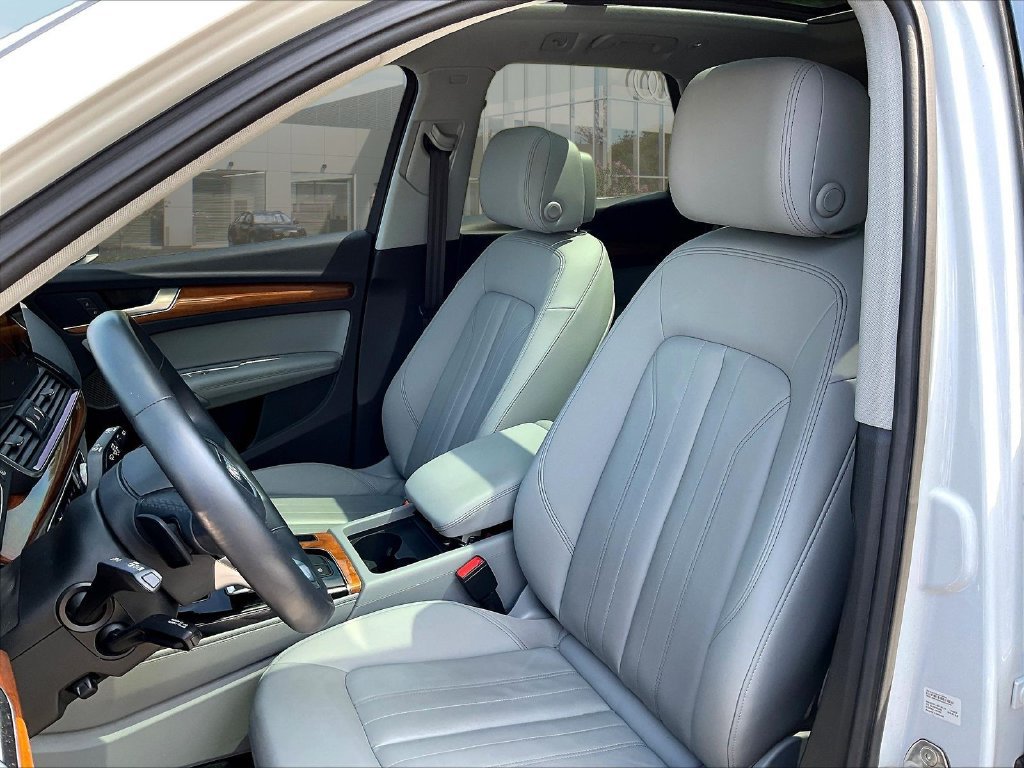 Used 2023 Audi Q5 2.0T Premium Plus w/ Premium Plus Package AWD/4WD image 23