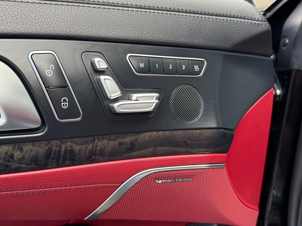 Used 2017 Mercedes-Benz SL 550 image 4