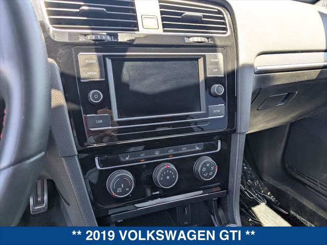 Used 2019 Volkswagen GTI SE FWD image 17