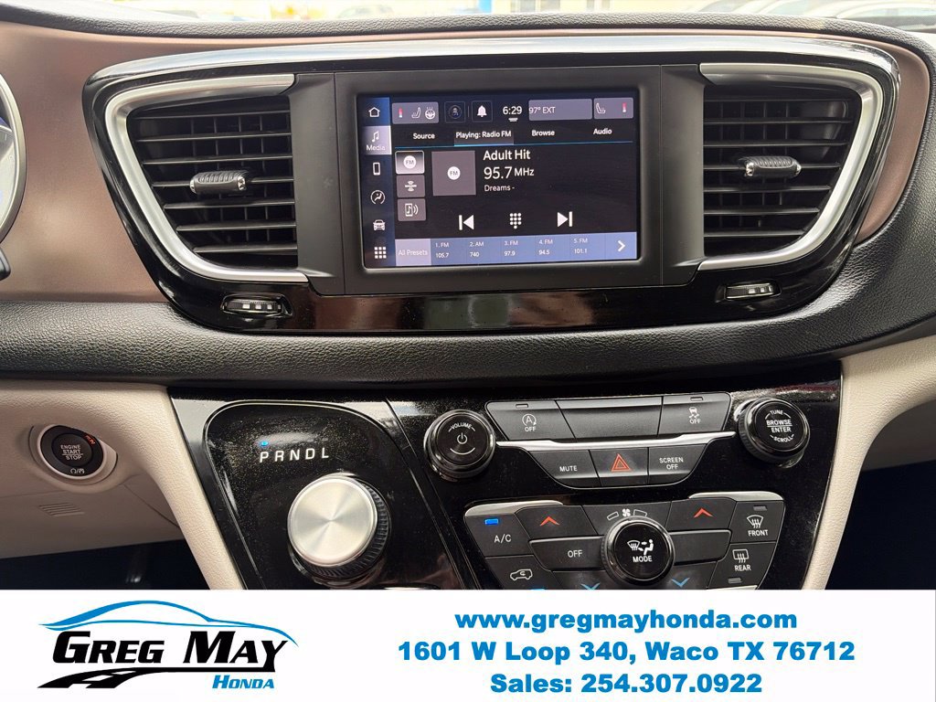 Used 2023 Chrysler Voyager LX FWD image 28