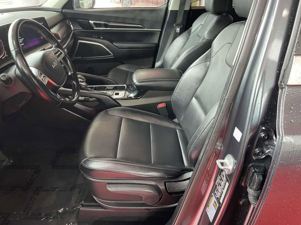 Used 2023 Kia Telluride LX image 28
