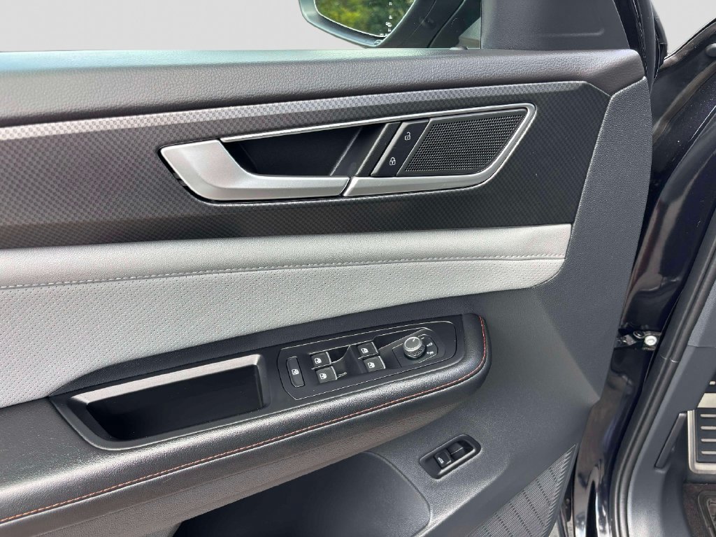 Certified 2024 Volkswagen Atlas Peak Edition SE AWD/4WD image 22