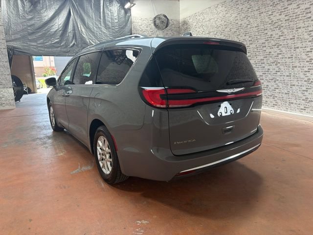 Used 2021 Chrysler Pacifica Touring-L FWD image 5
