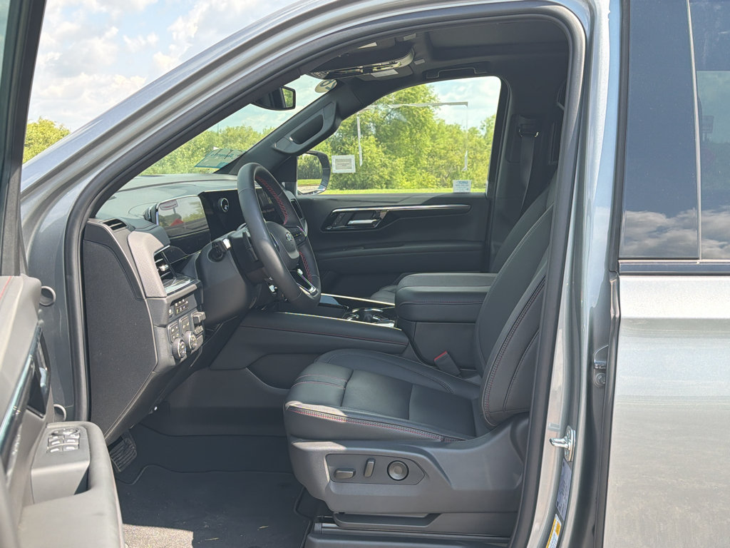 New 2026 Chevrolet Suburban RST w/ RST Capability Package AWD/4WD image 14