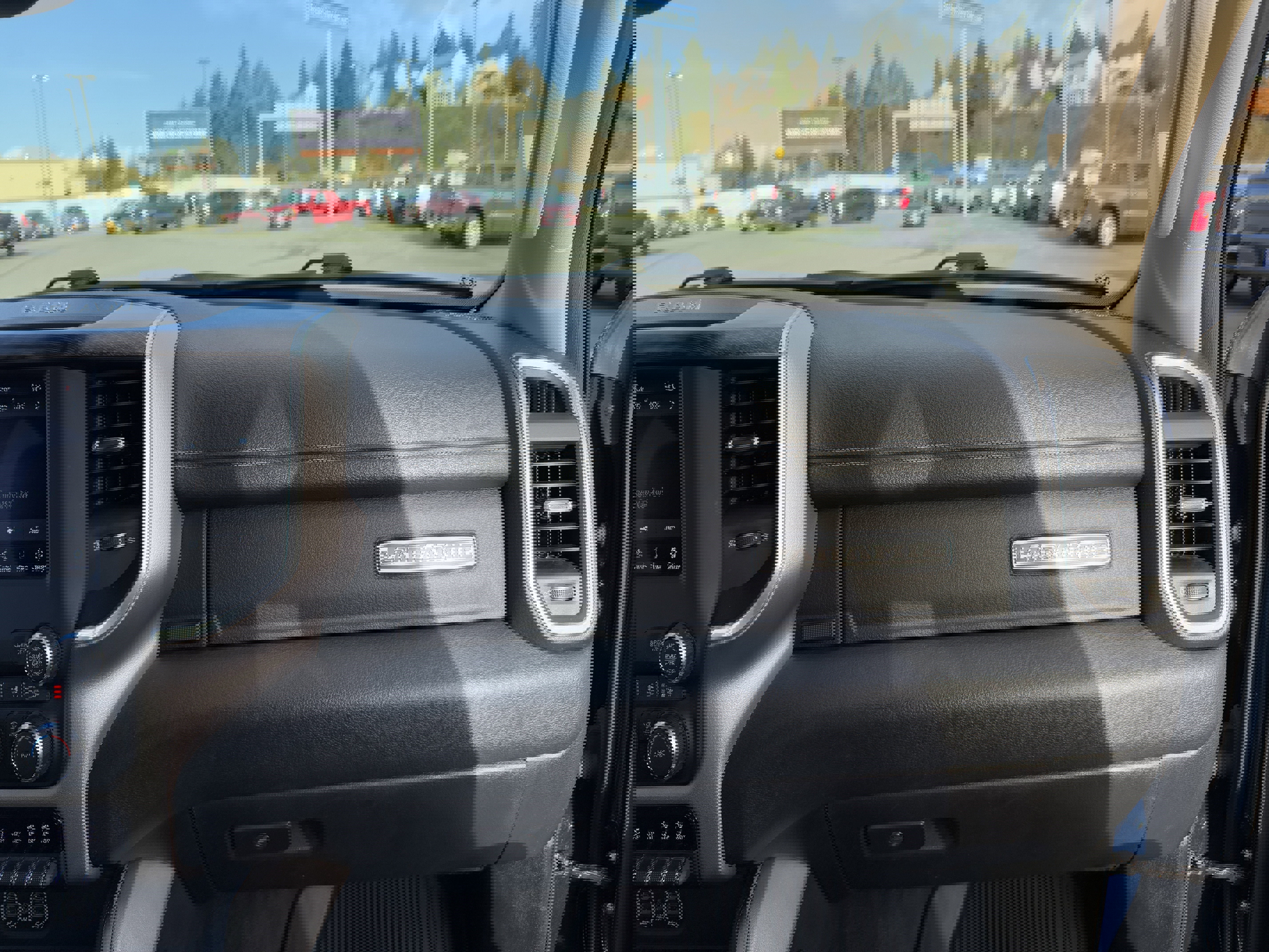 Used 2020 RAM 1500 Laramie image 25