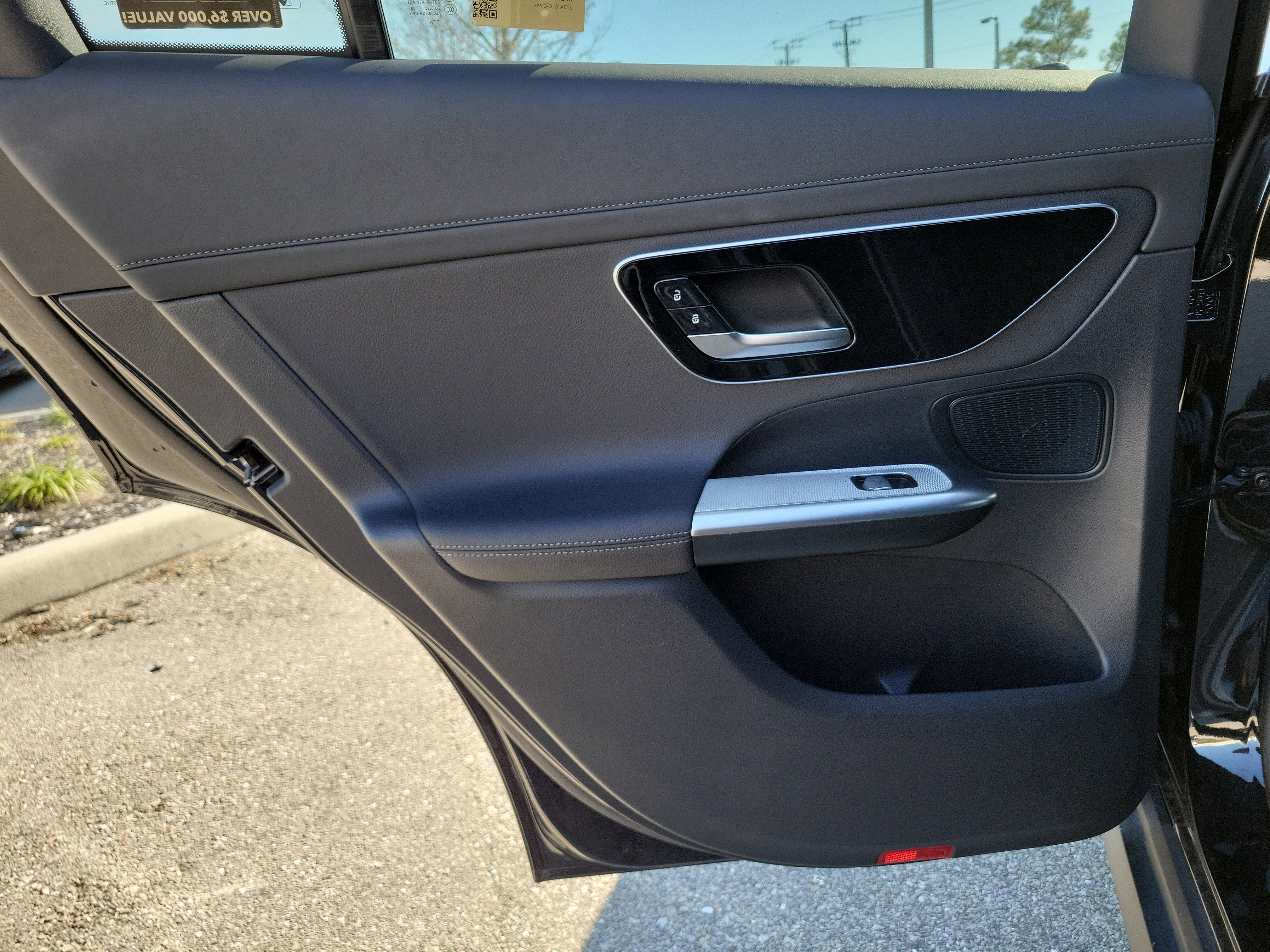 Used 2024 Mercedes-Benz GLC 300 w/ Winter Package image 17