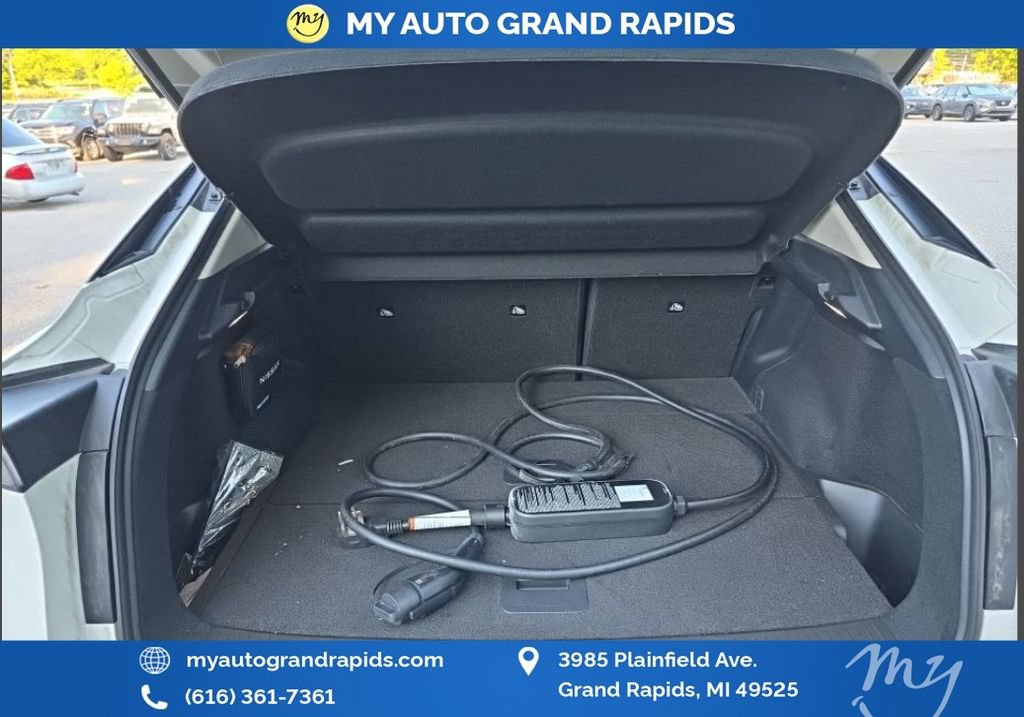 Used 2024 Nissan Ariya AWD image 8