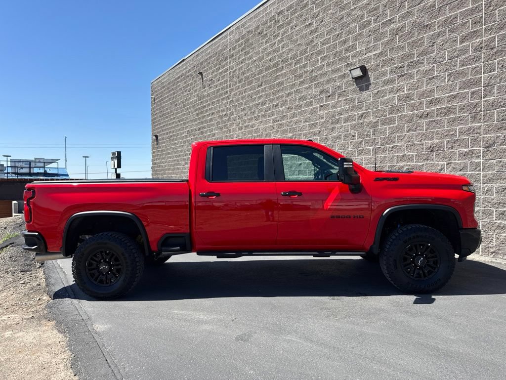 Used 2025 Chevrolet Silverado 2500 ZR2 w/ Technology Package AWD/4WD image 5