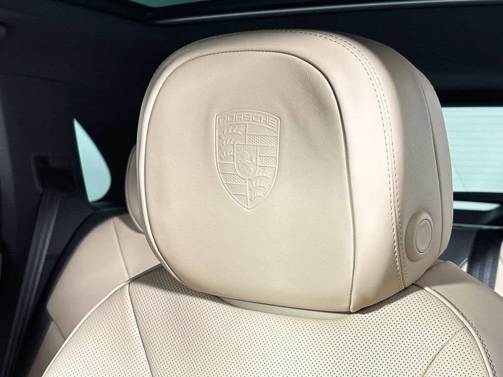 Certified 2026 Porsche Cayenne AWD/4WD image 19