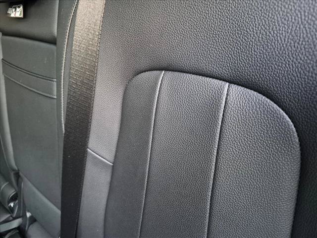 Used 2023 Mercedes-Benz EQB 300 4MATIC w/ Exclusive Package image 15