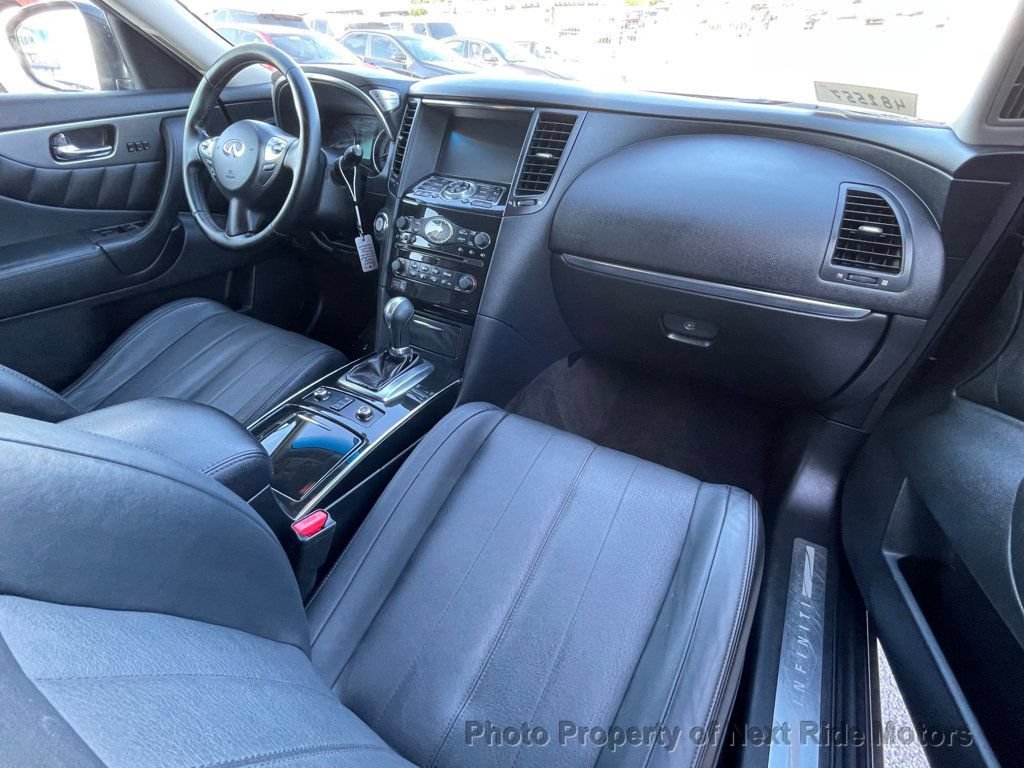 Used 2015 INFINITI QX70 AWD w/ Premium Package image 16