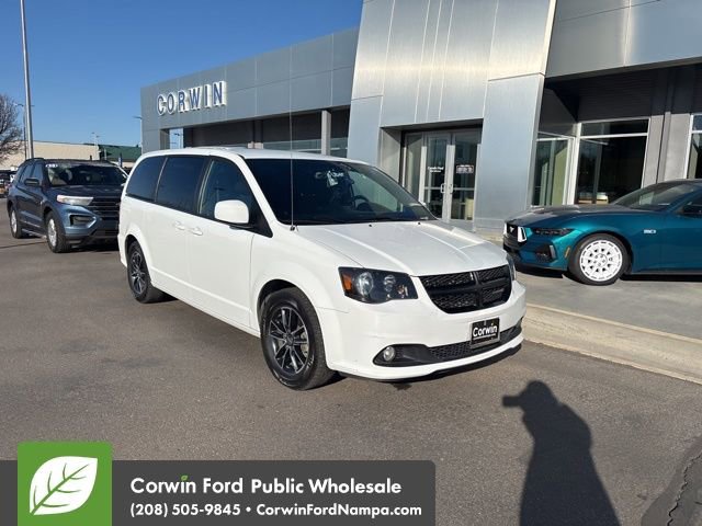 Used 2018 Dodge Grand Caravan SE image 3
