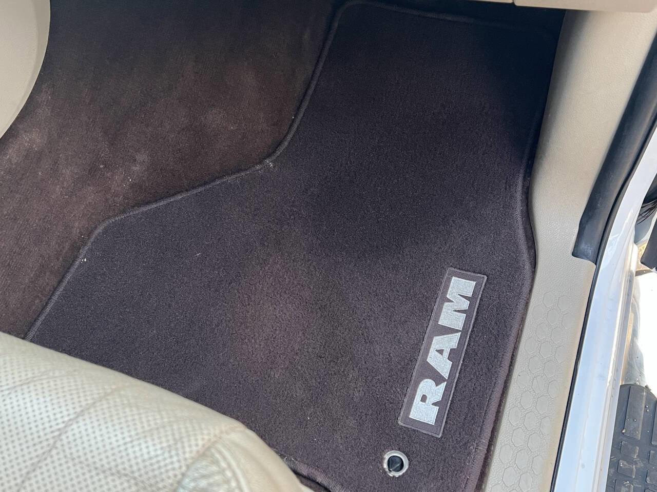 Used 2015 RAM 3500 Laramie image 42