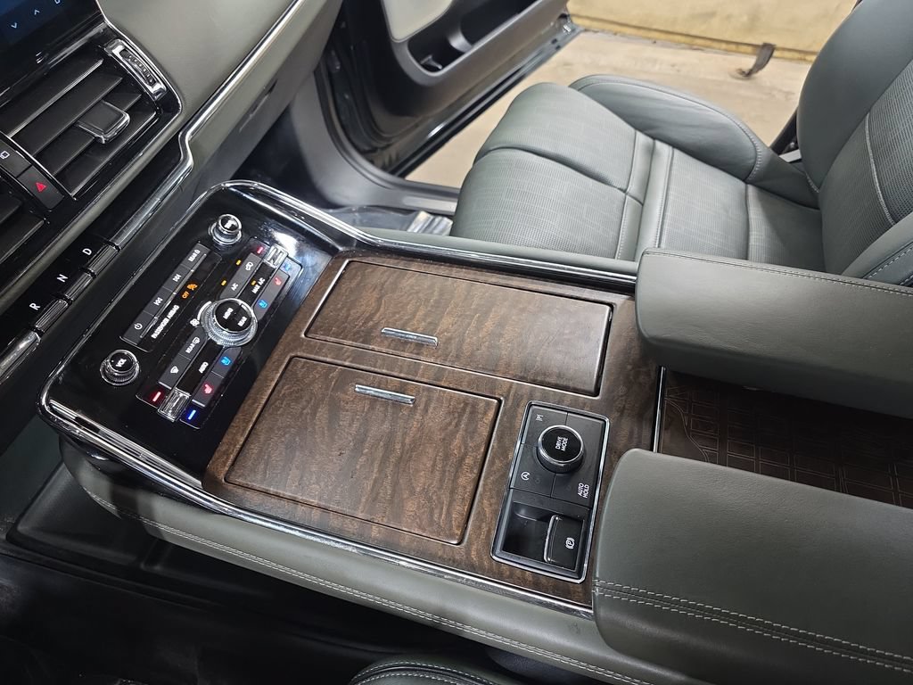 Used 2022 Lincoln Navigator Black Label AWD/4WD image 24