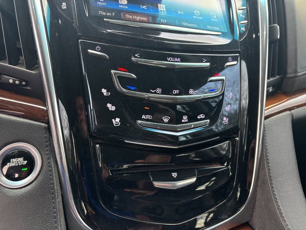 Used 2018 Cadillac Escalade ESV Luxury image 12