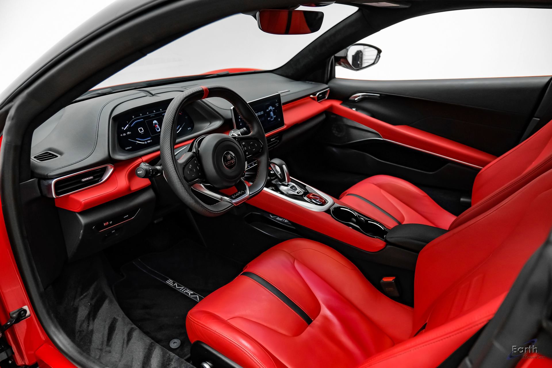 Used 2025 Lotus Emira RWD image 3