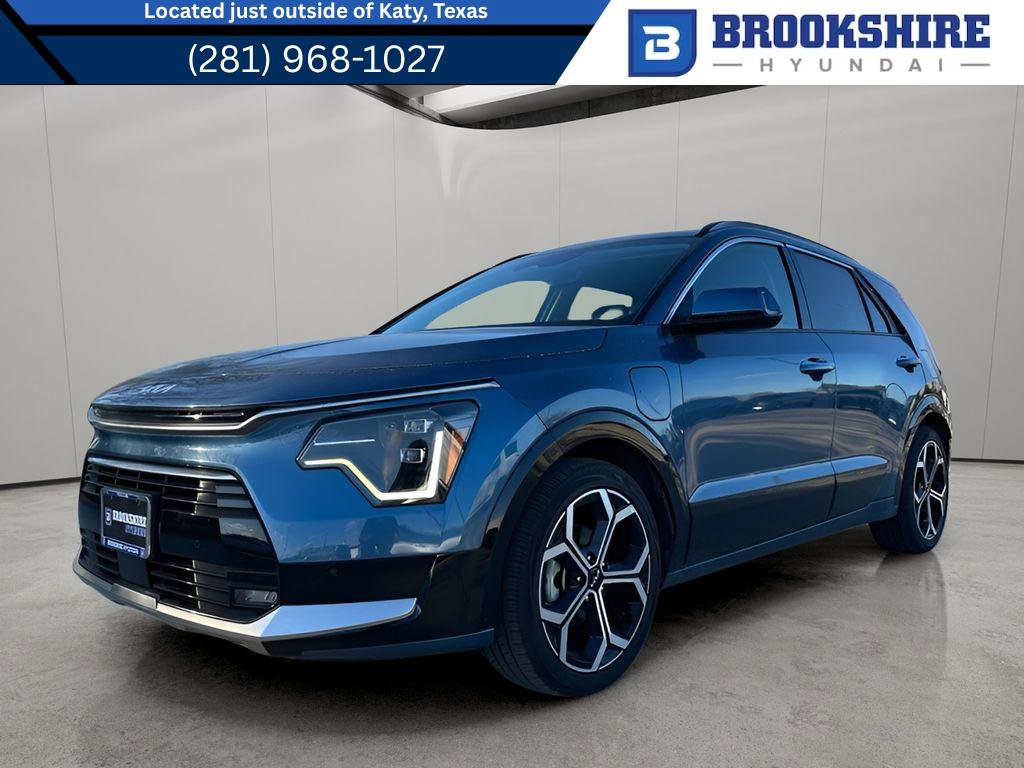 Used 2023 Kia Niro SX Touring image 1
