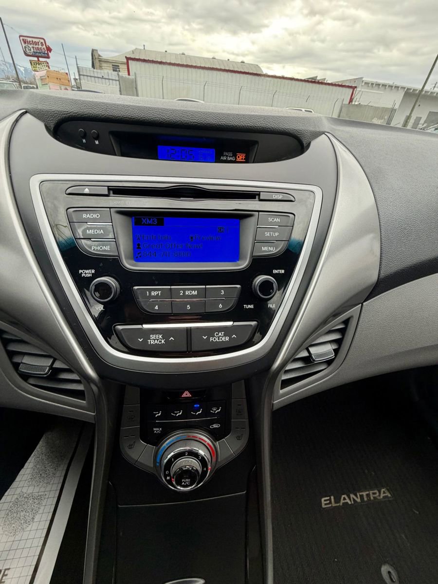 Used 2013 Hyundai Elantra GLS w/ Preferred Pkg image 27