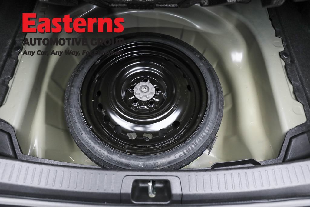 Used 2021 Toyota Corolla LE image 21