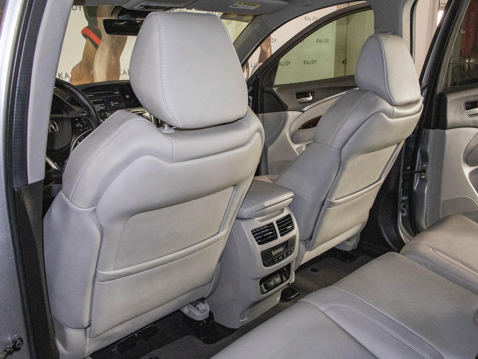 Used 2019 Acura MDX FWD image 9