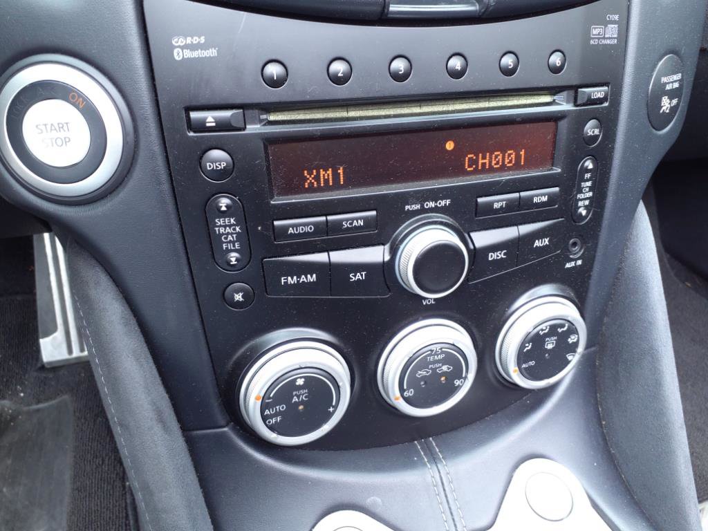 Used 2010 Nissan 370Z Touring image 22