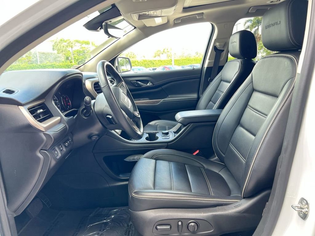 Used 2021 GMC Acadia Denali w/ Denali Technology Package FWD image 12