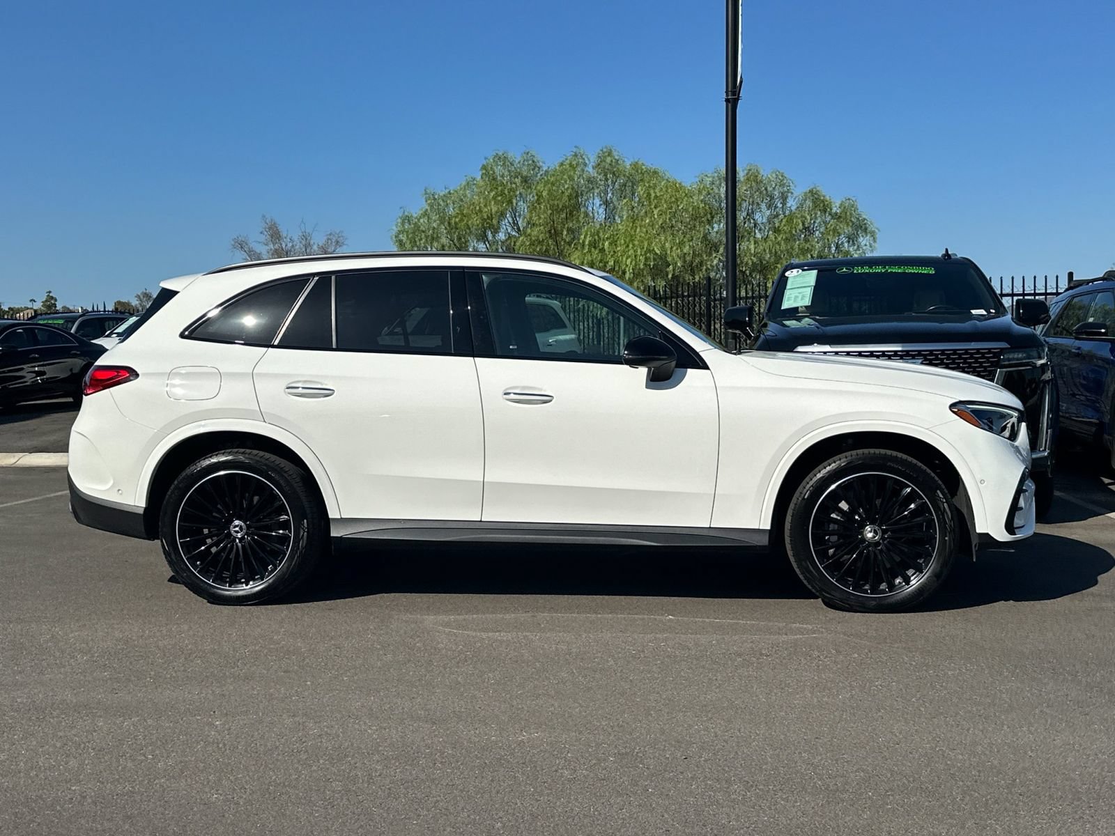 Used 2026 Mercedes-Benz GLC 300 image 2