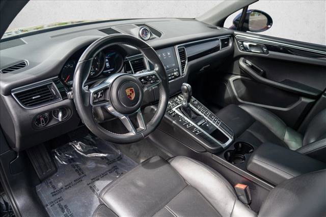 Certified 2018 Porsche Macan AWD/4WD image 4