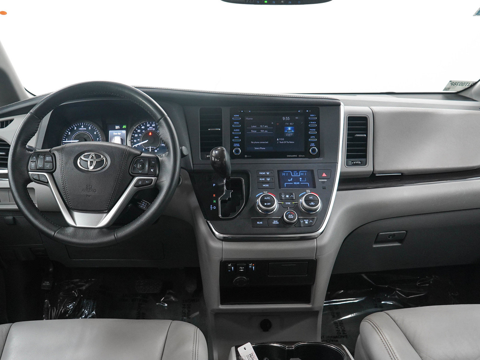 Used 2018 Toyota Sienna XLE FWD image 17
