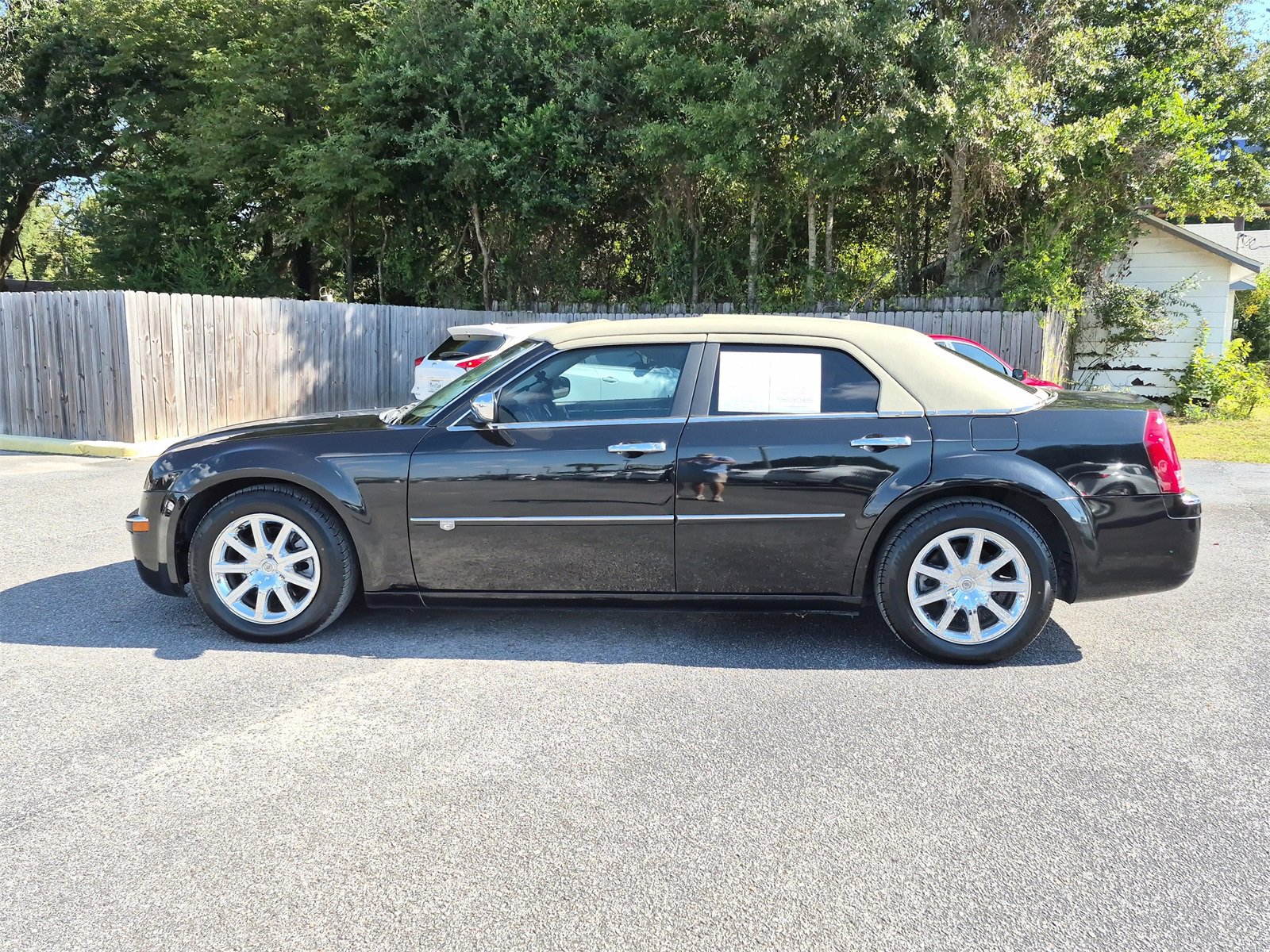 Used 2008 Chrysler 300 C w/ Navigation & Sound Group II image 2