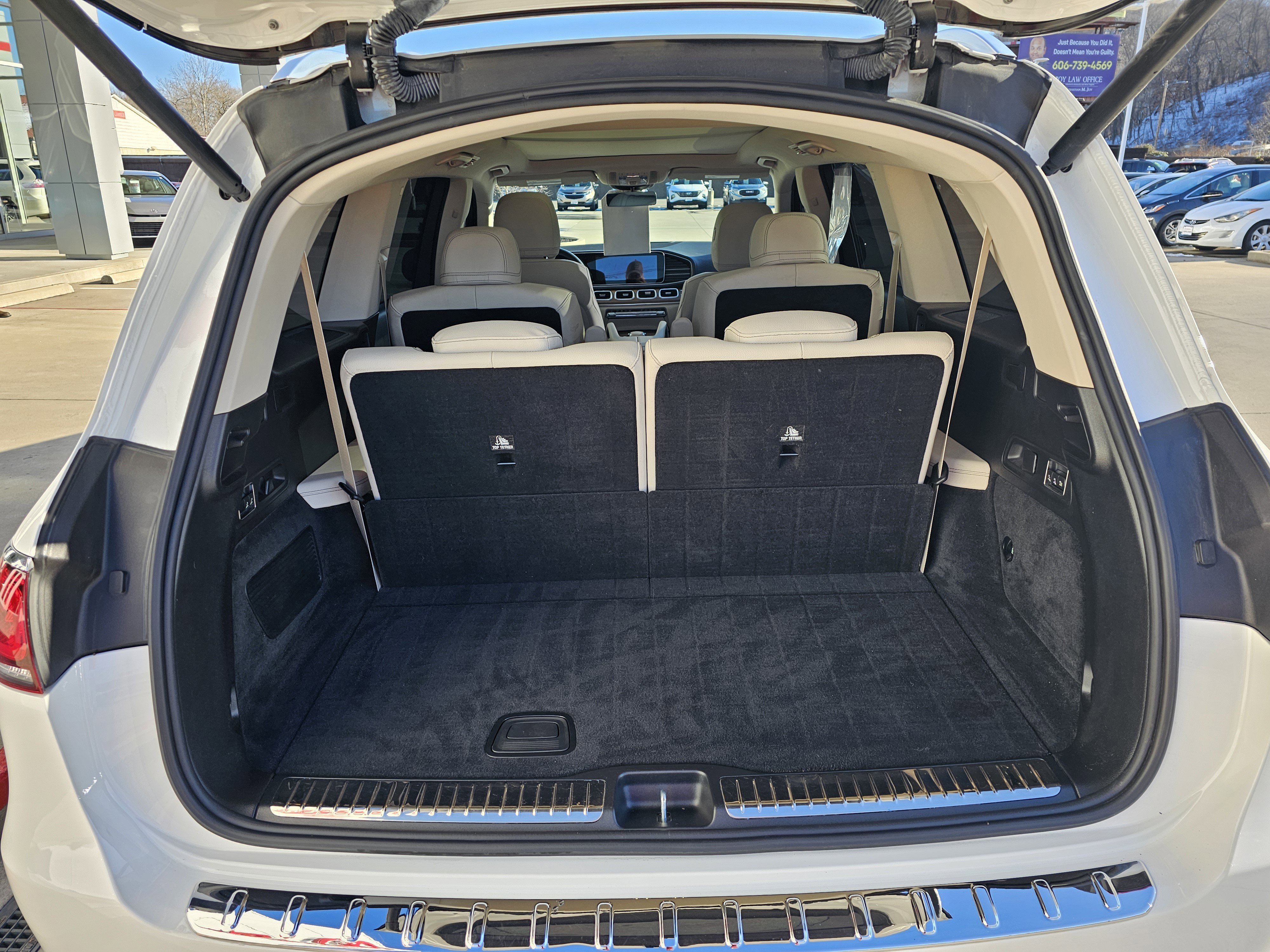 Used 2023 Mercedes-Benz GLS 450 4MATIC image 7