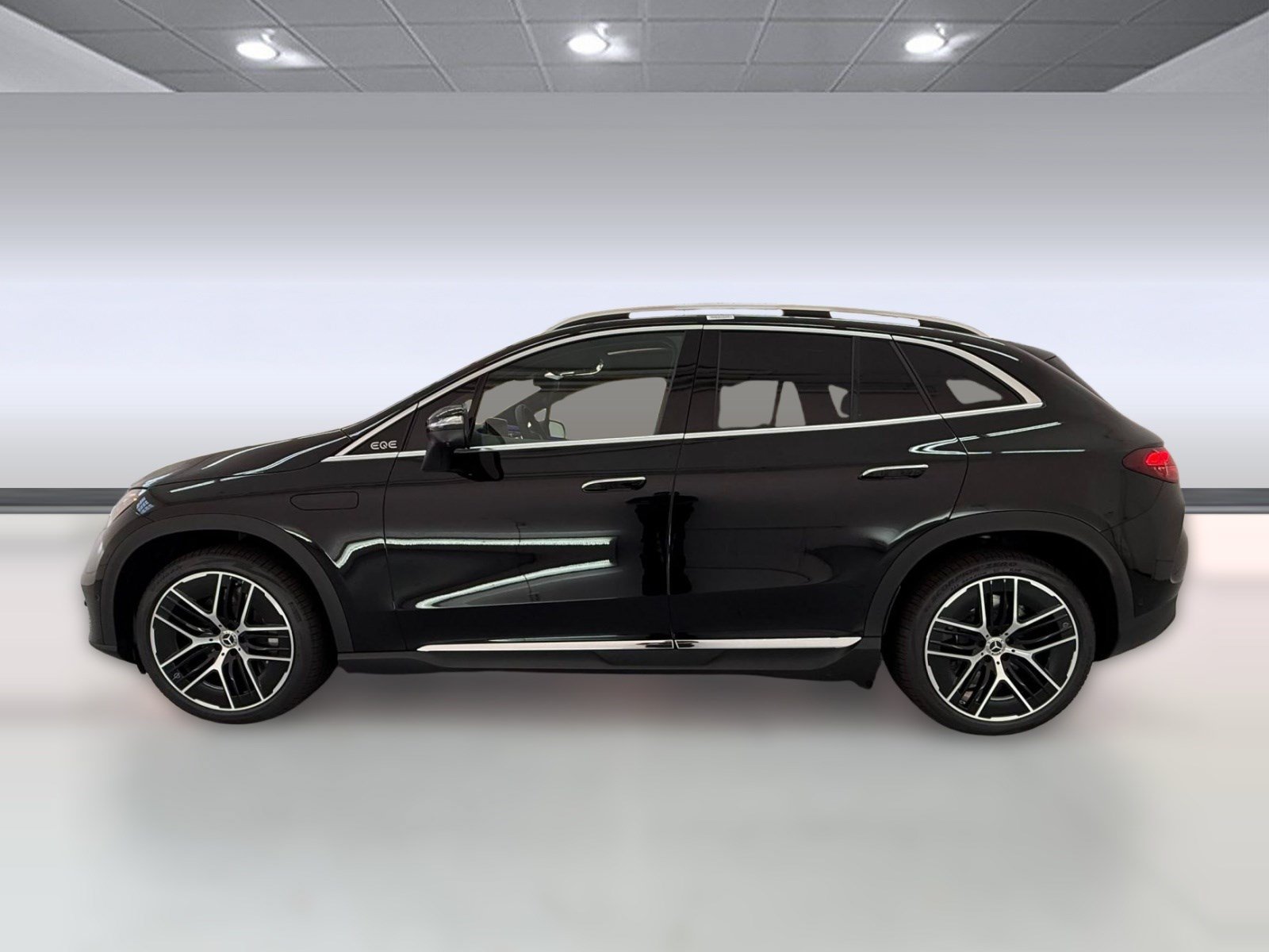 New 2027 Mercedes-Benz EQE 320 4MATIC SUV image 2