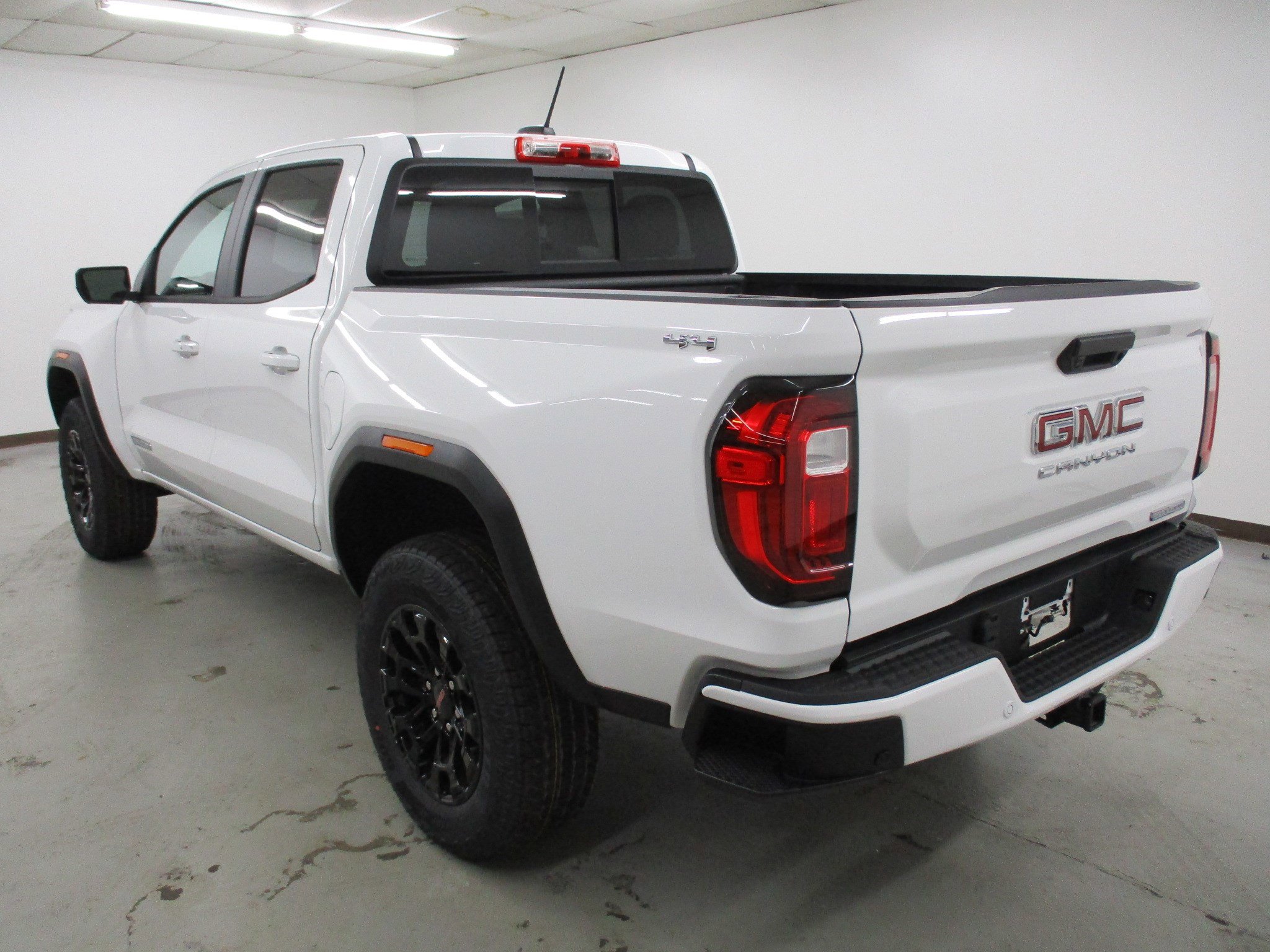 New 2026 GMC Canyon Elevation w/ Convenience Package image 7