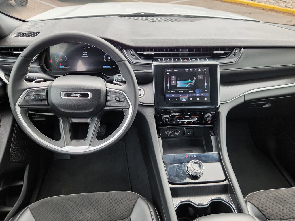Certified 2024 Jeep Grand Cherokee Altitude image 9
