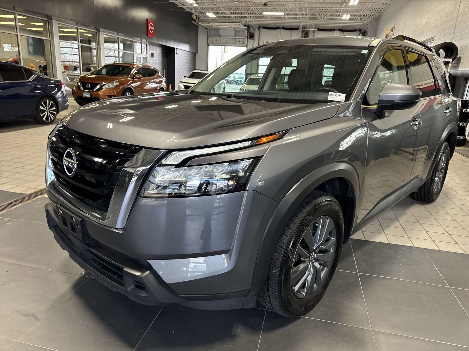 Certified 2025 Nissan Pathfinder SV image 31