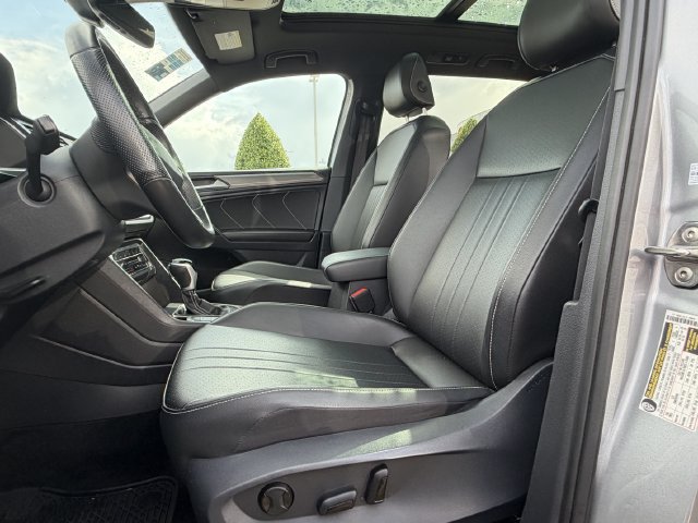 Used 2023 Volkswagen Tiguan SE R-Line FWD image 22