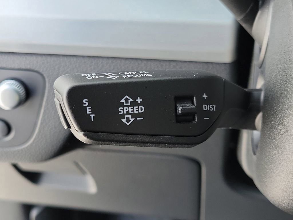 Used 2024 Audi Q5 e Prestige w/ Prestige Package image 27