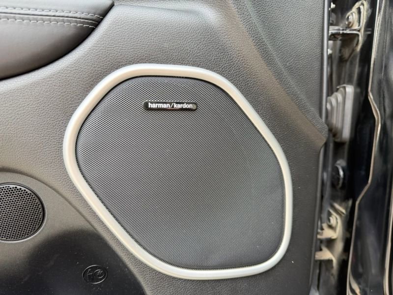 Used 2018 Jeep Grand Cherokee SRT image 10