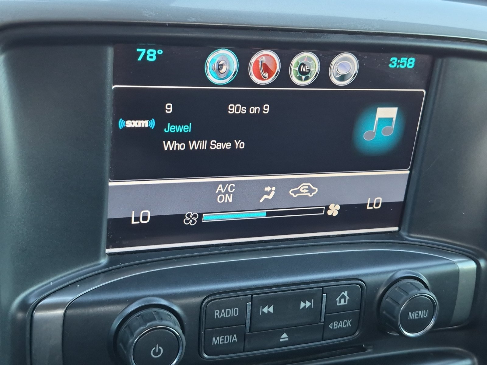 Used 2018 Chevrolet Silverado 2500 LT w/ LT Convenience Package AWD/4WD image 16